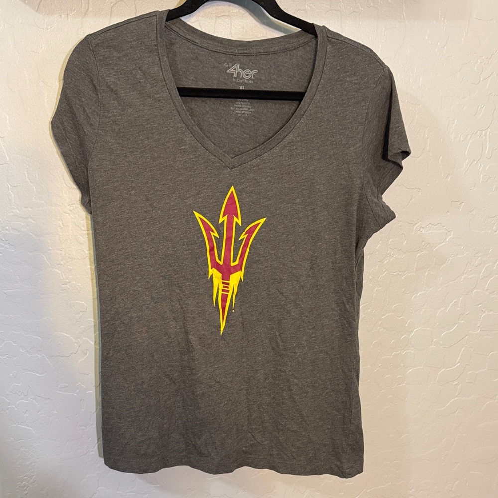 Arizona State University Women’s XL dark Gray T-shirt with Pitchfork Logo.